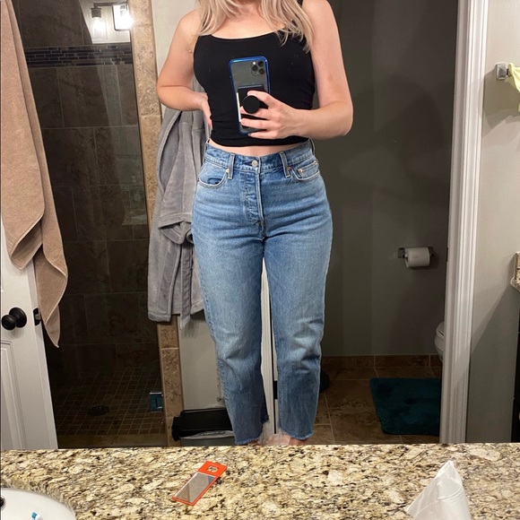 SOLD ❤️ Levi’s Wedgie Straight Jeans - Picture 2 of 4